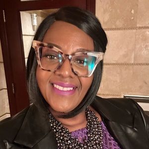 Meet your Posher, Carlyne